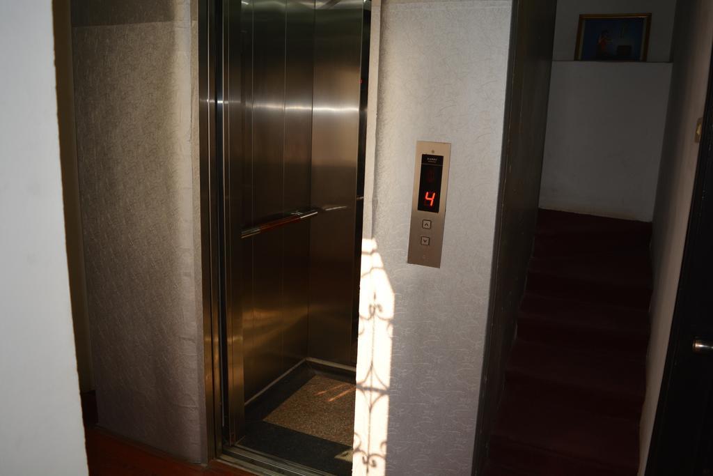 Hoang Cuong Hotel Hanoi Eksteriør billede